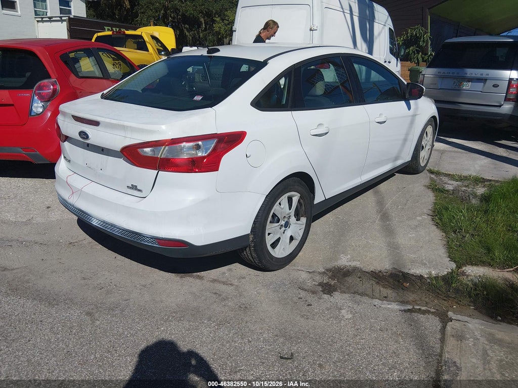 2013 Ford Focus SE photo 4