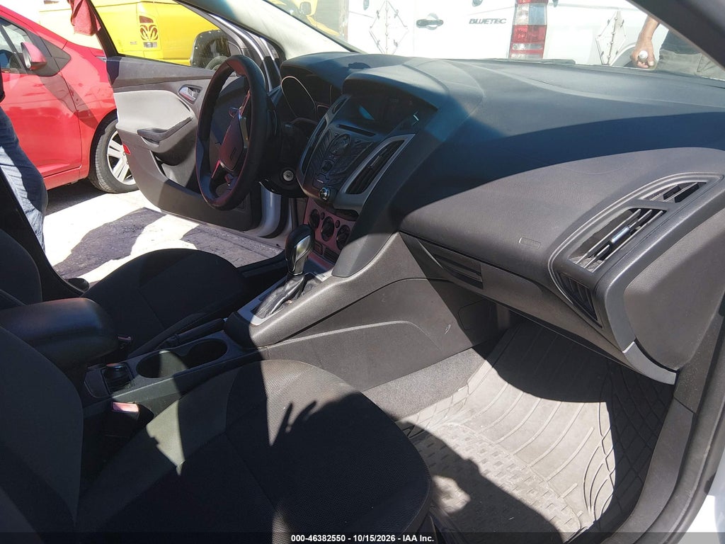 2013 Ford Focus SE photo 5