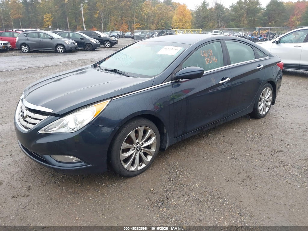 2013 Hyundai Sonata SE photo 2