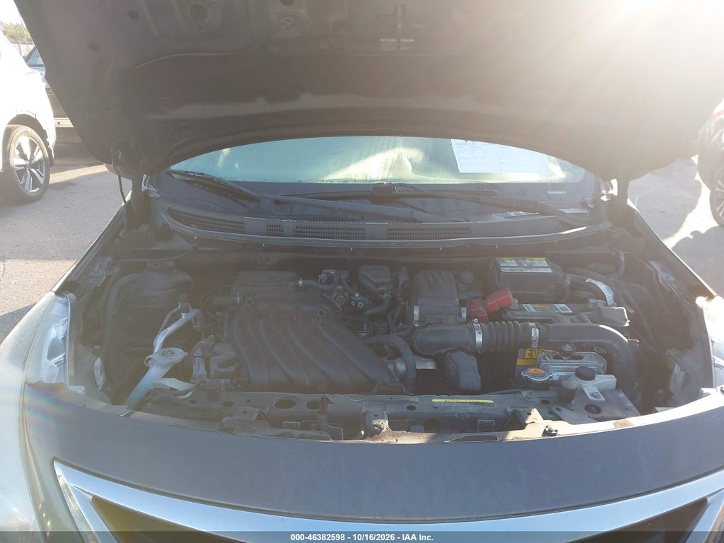 2015 Nissan Versa 1.6 SV photo 10