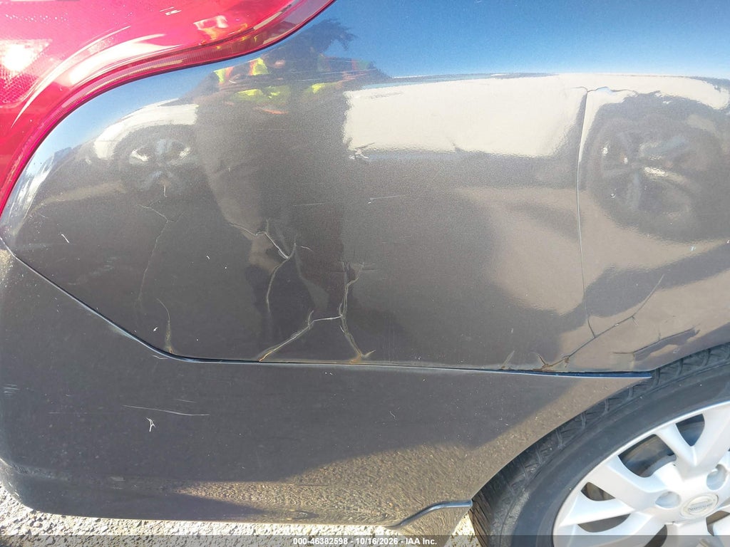 2015 Nissan Versa 1.6 SV photo 6