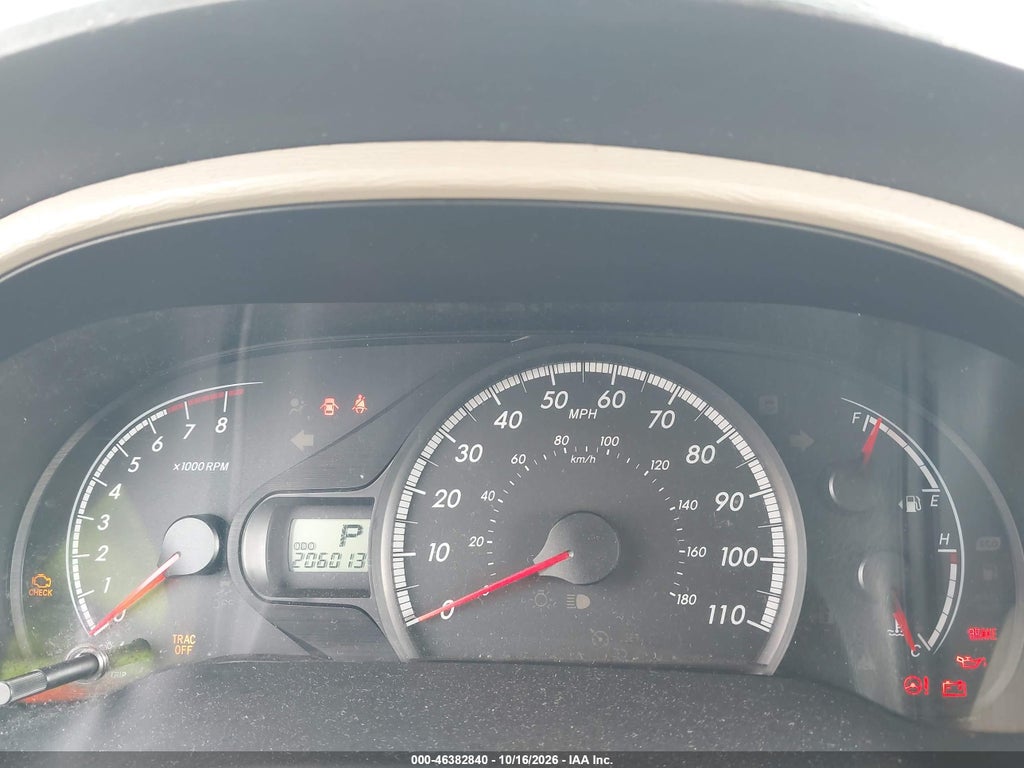 2014 Toyota Sienna LE V6 8 Passenger photo 7