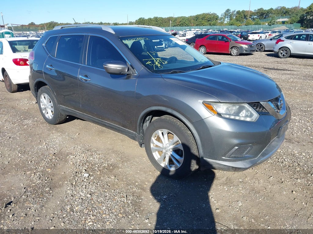 2015 Nissan Rogue SV photo 1