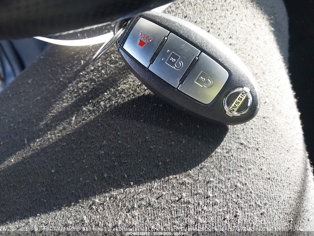2015 Nissan Rogue SV photo 11