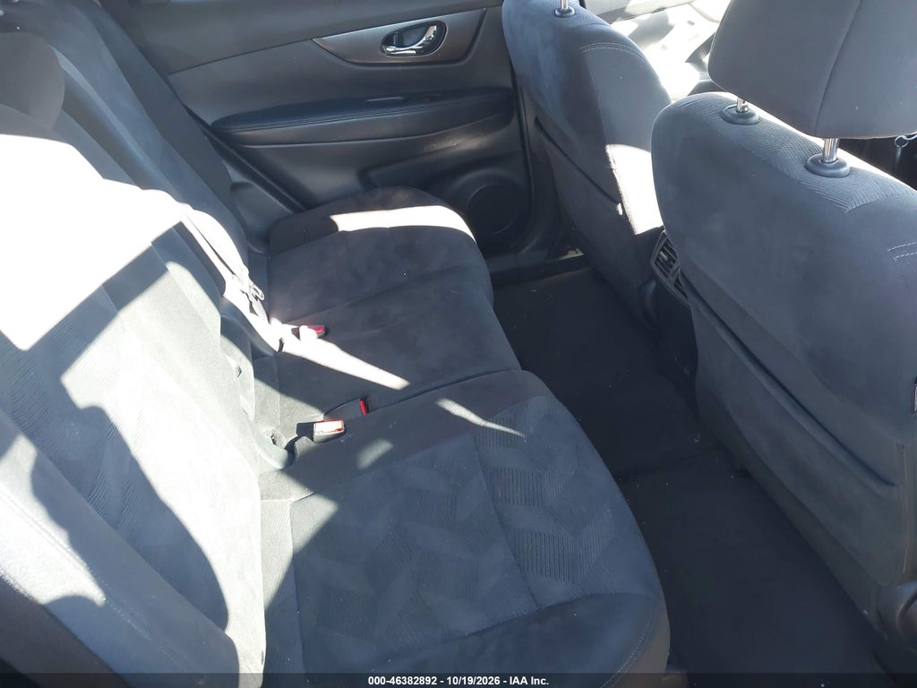2015 Nissan Rogue SV photo 8