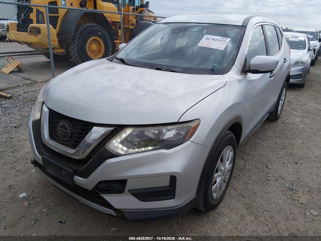 2020 Nissan Rogue S FWD photo 2