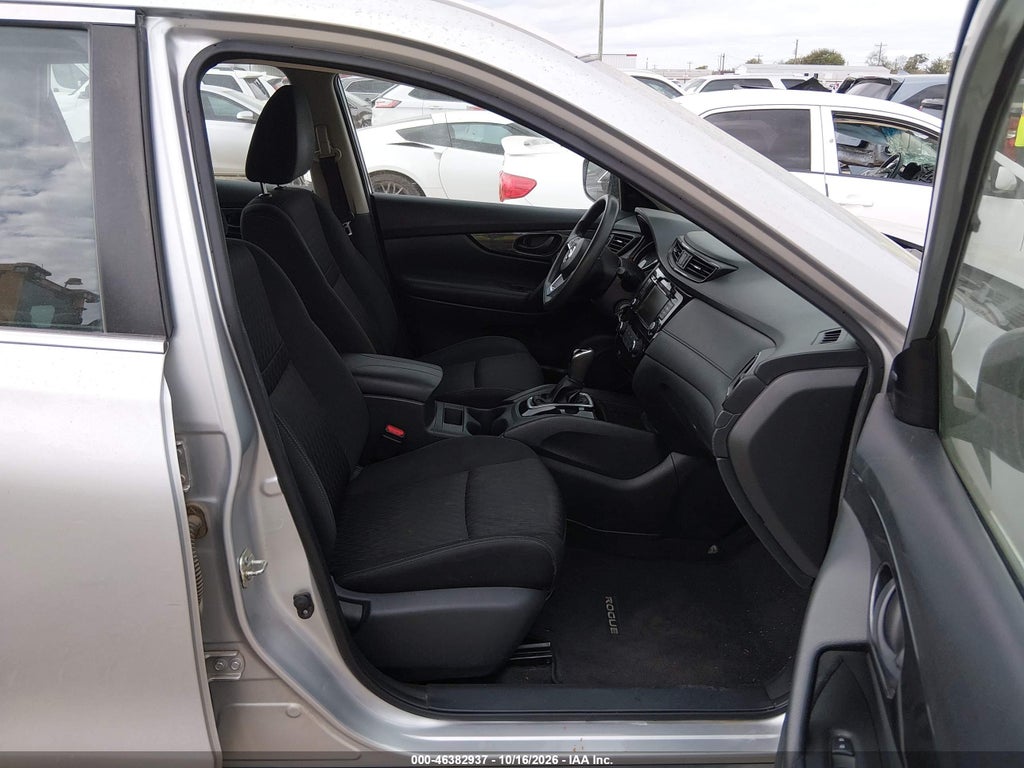 2020 Nissan Rogue S FWD photo 5