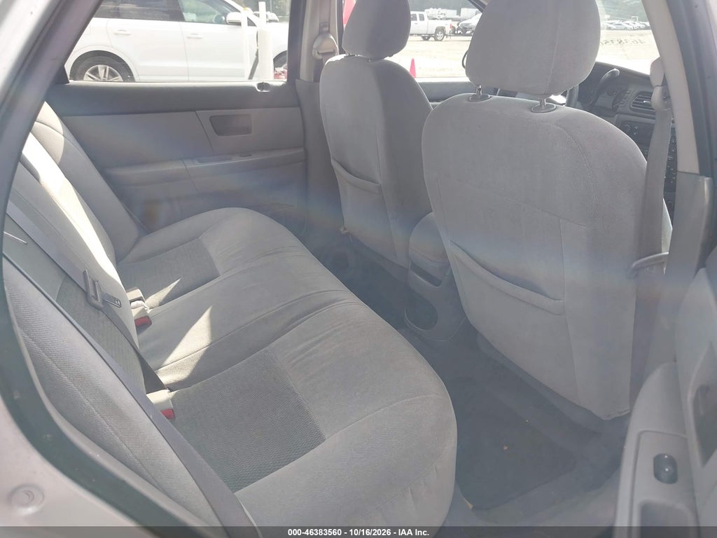 2006 Ford Taurus SE photo 8