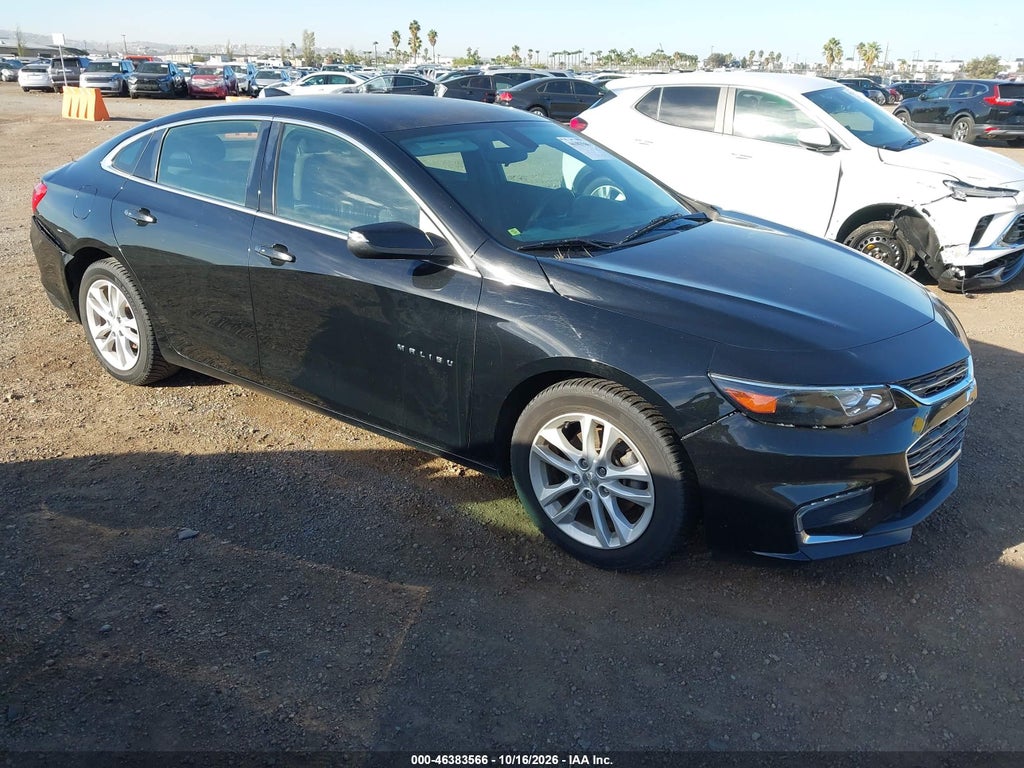 2017 Chevrolet Malibu 1LT photo 1