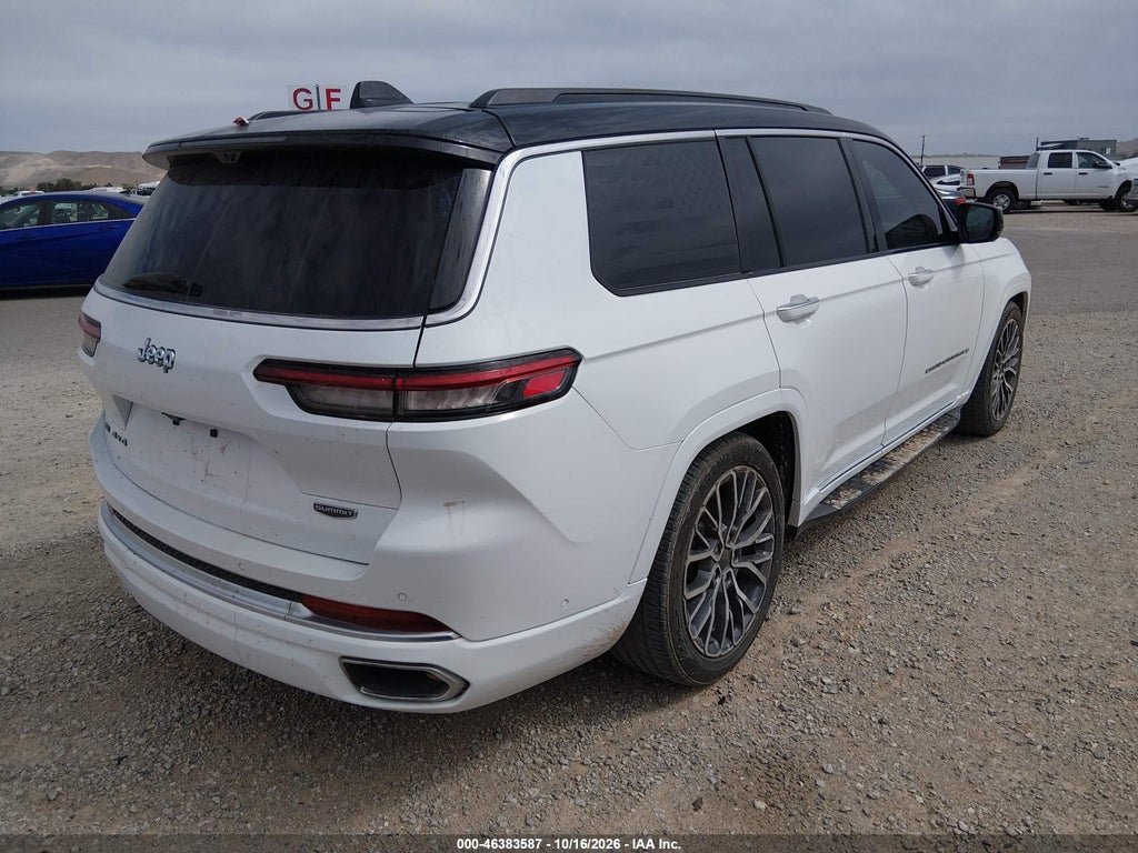 2023 Jeep Grand Cherokee L Summit Reserve 4X4 photo 4