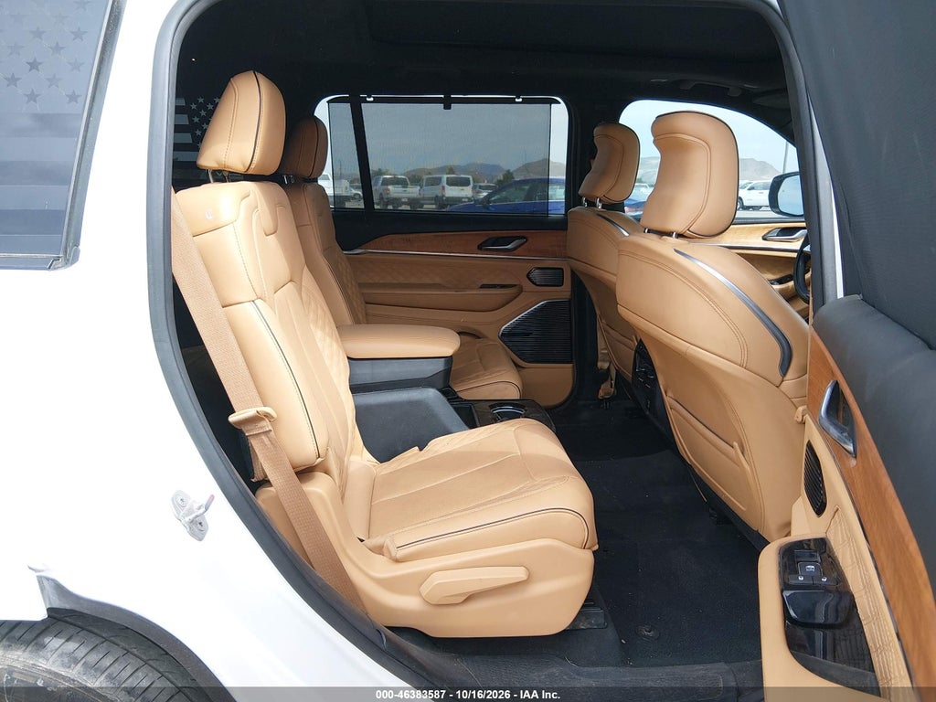 2023 Jeep Grand Cherokee L Summit Reserve 4X4 photo 8