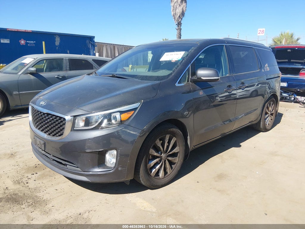 2015 Kia Sedona EX photo 2