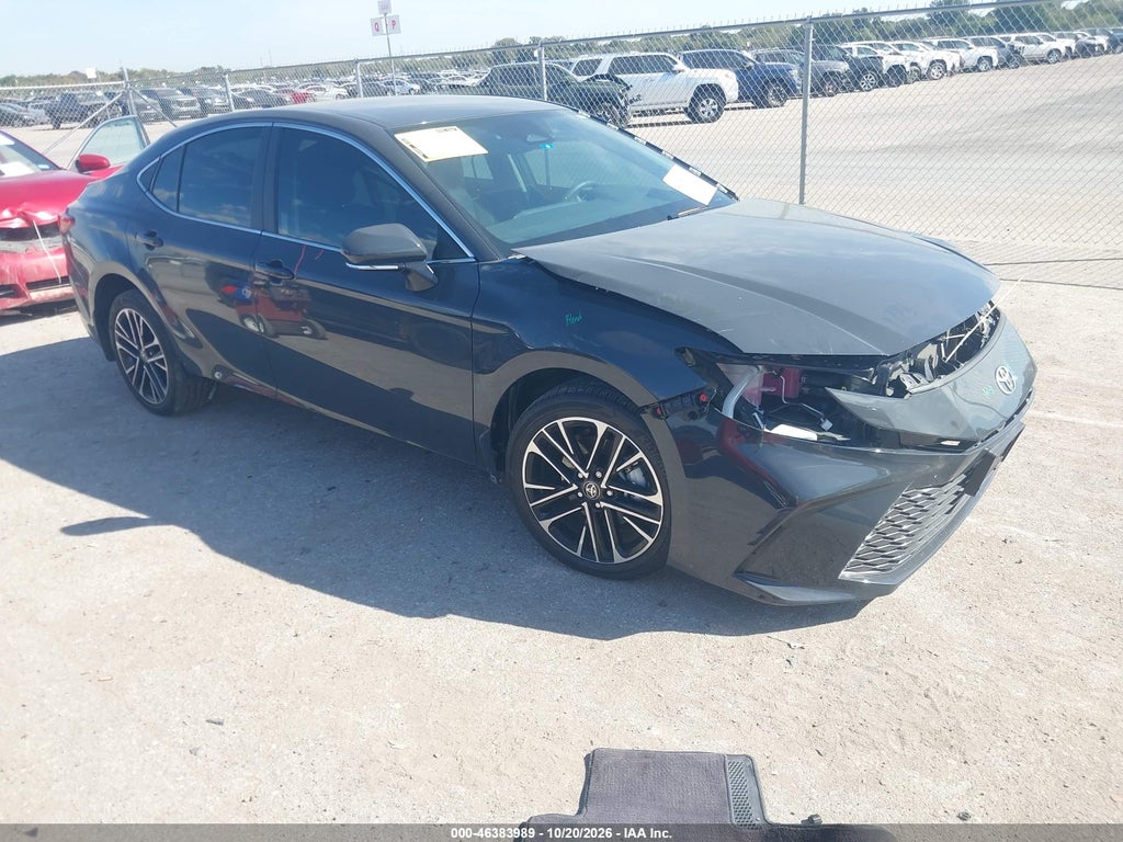 TOYOTA CAMRY 2026