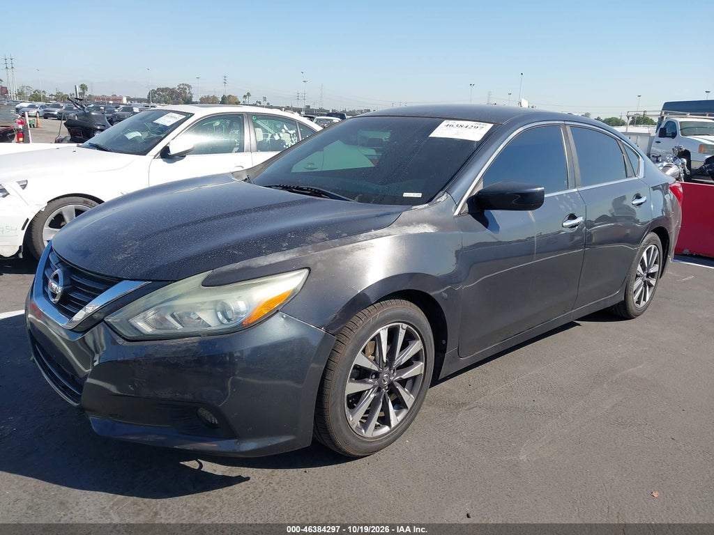 2017 Nissan Altima 2.5 SV photo 2