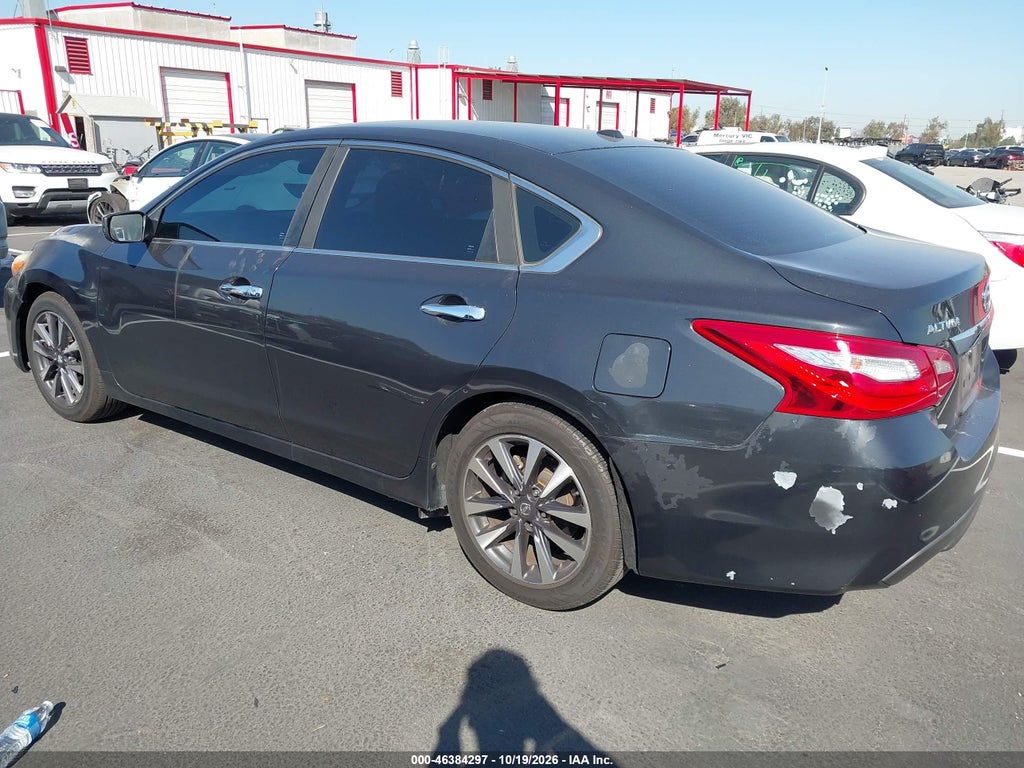 2017 Nissan Altima 2.5 SV photo 3