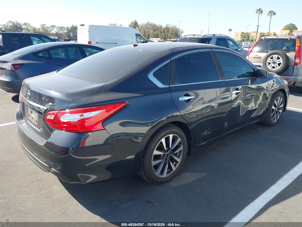 2017 Nissan Altima 2.5 SV photo 4