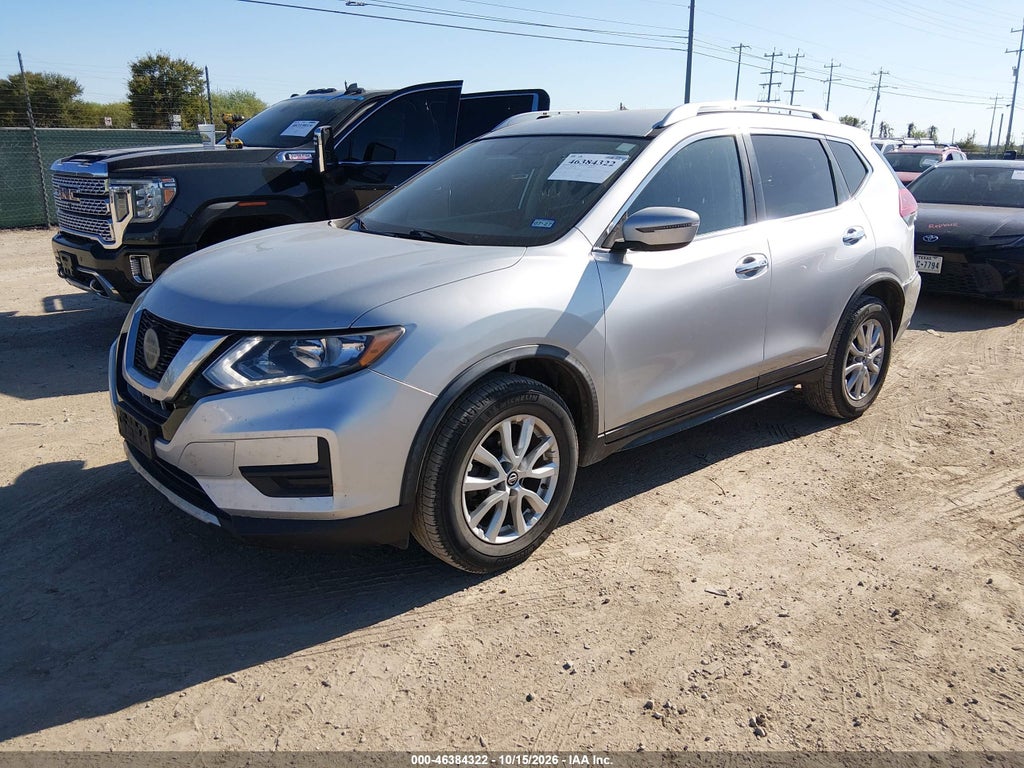 2018 Nissan Rogue SV photo 2