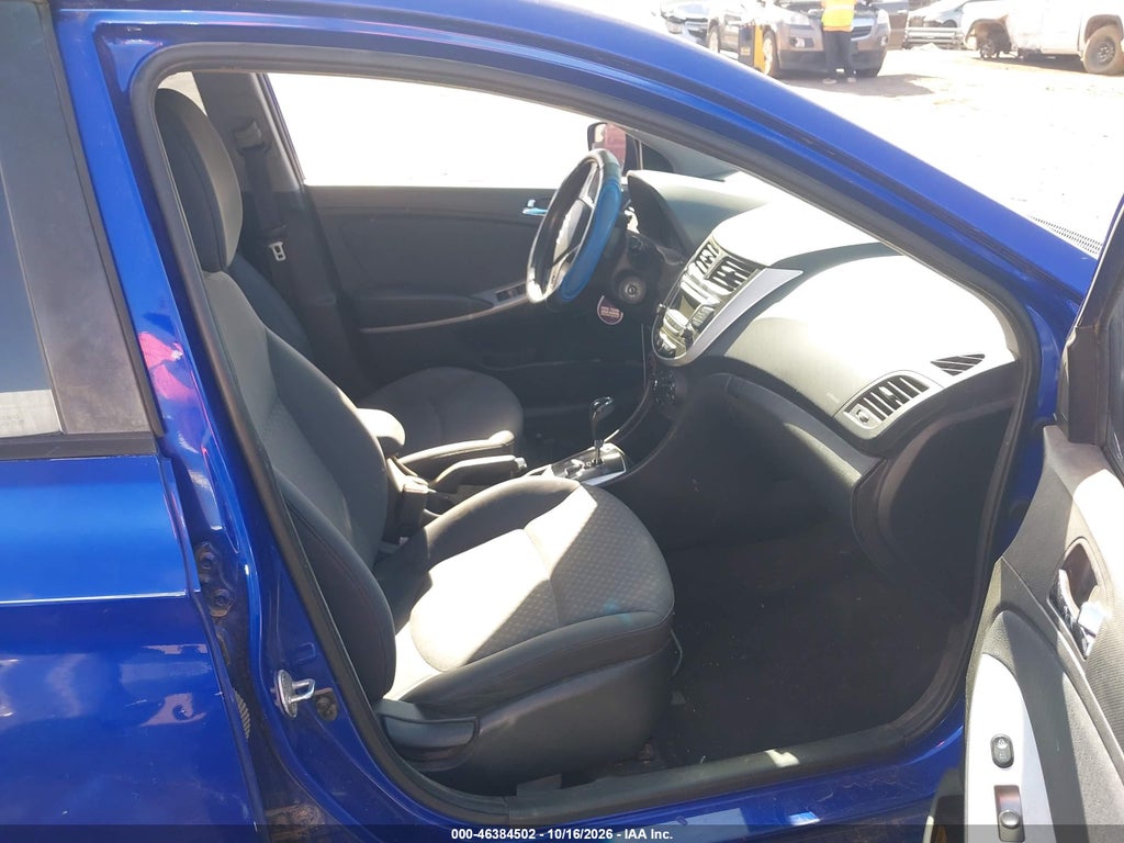 2014 Hyundai Accent SE photo 5