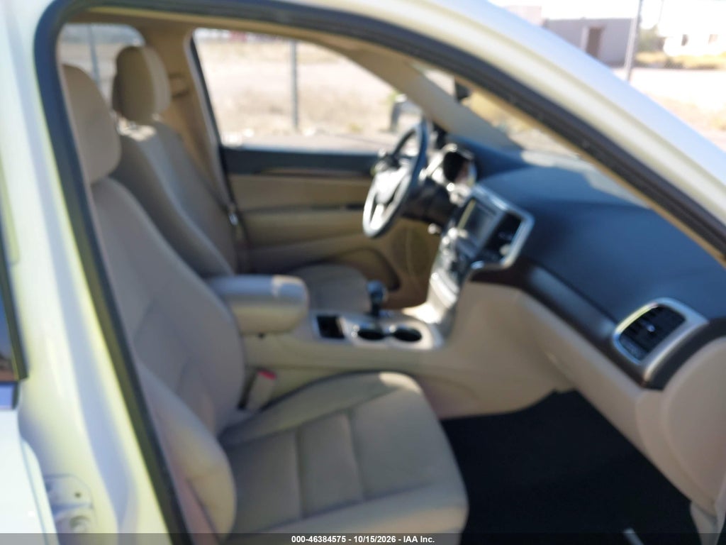 2015 Jeep Grand Cherokee Laredo photo 5