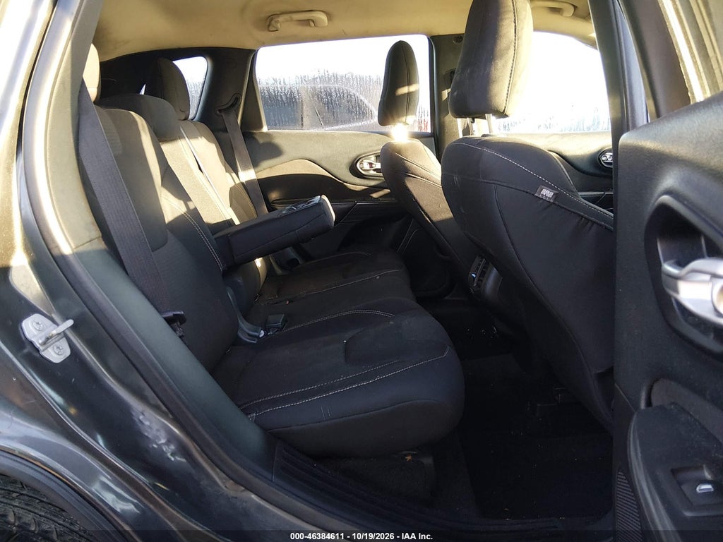 2015 Jeep Cherokee Latitude photo 8