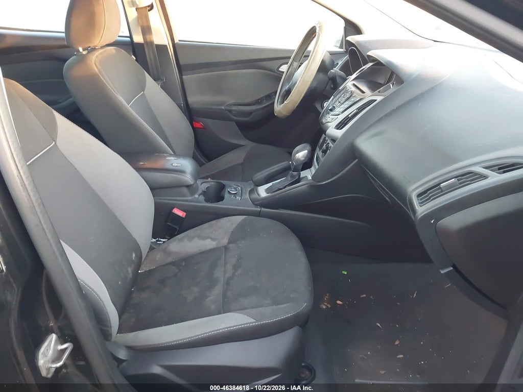 2014 Ford Focus SE photo 5