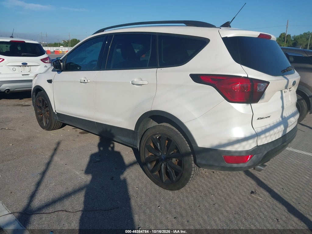 2019 Ford Escape SE photo 3