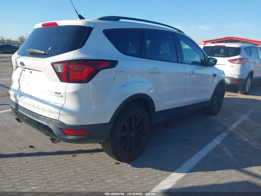 2019 Ford Escape SE photo 4