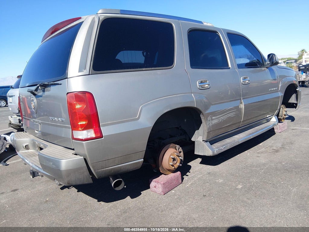2002 Cadillac Escalade Standard photo 4
