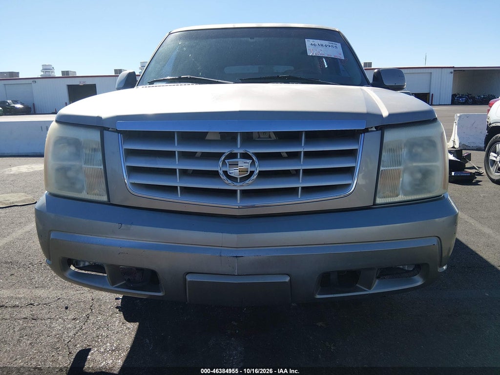 2002 Cadillac Escalade Standard photo 6