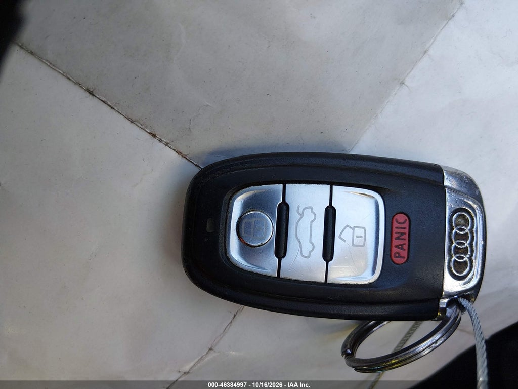 2010 Audi A4 2.0T Premium photo 11