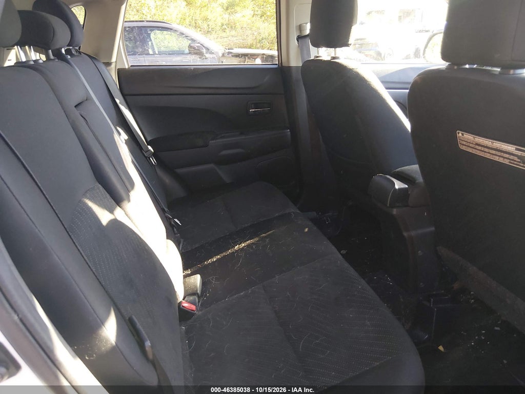 2014 Mitsubishi Outlander Sport SE photo 8