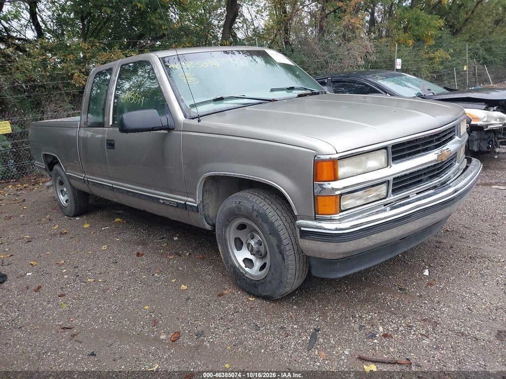 1998 Chevrolet C1500 Fleetside photo 1