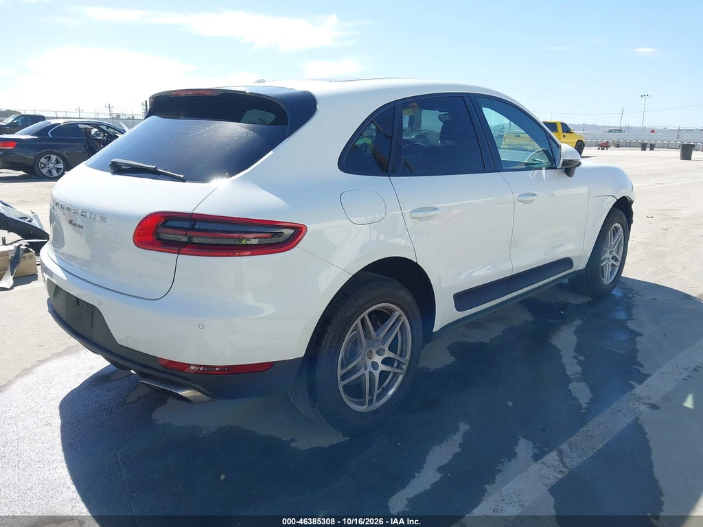 2018 Porsche Macan Sport Edition photo 4