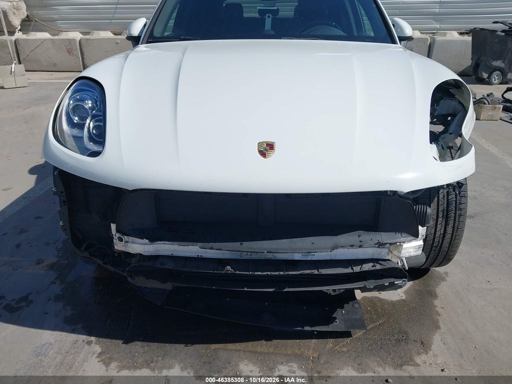 2018 Porsche Macan Sport Edition photo 6