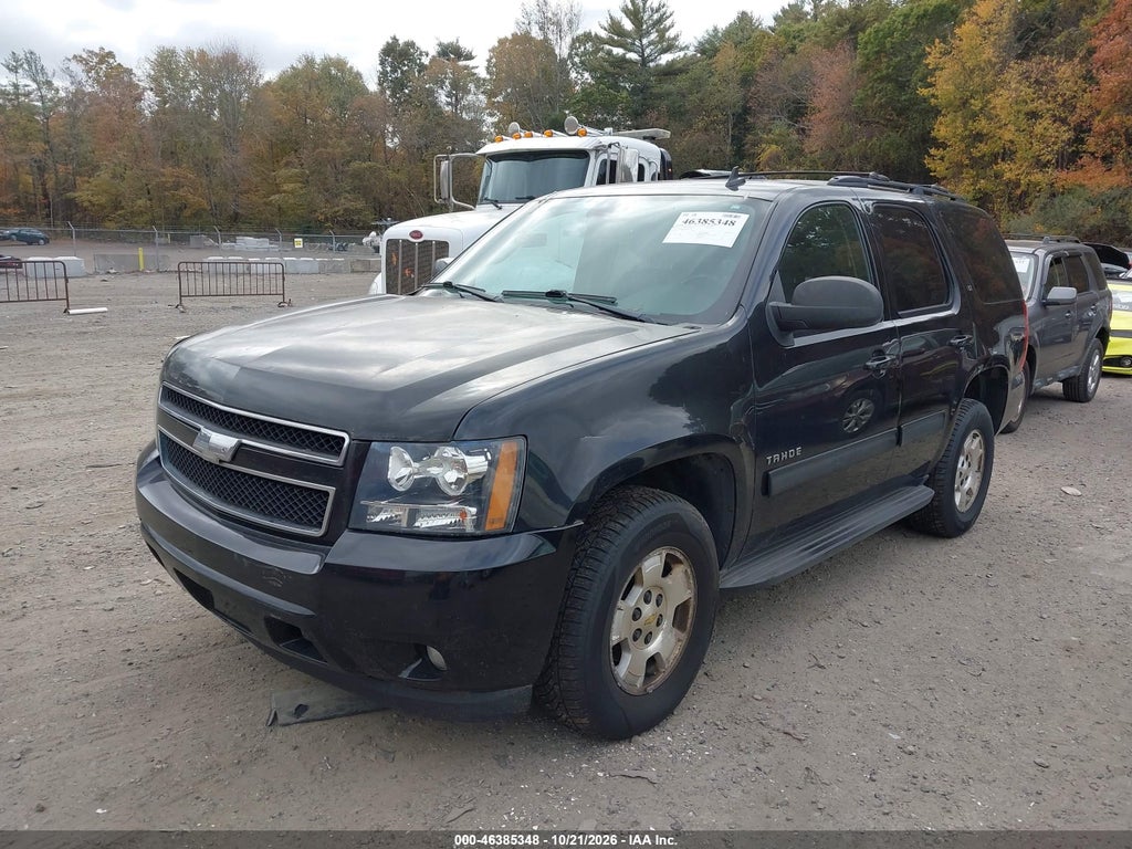 2013 Chevrolet Tahoe LT photo 2