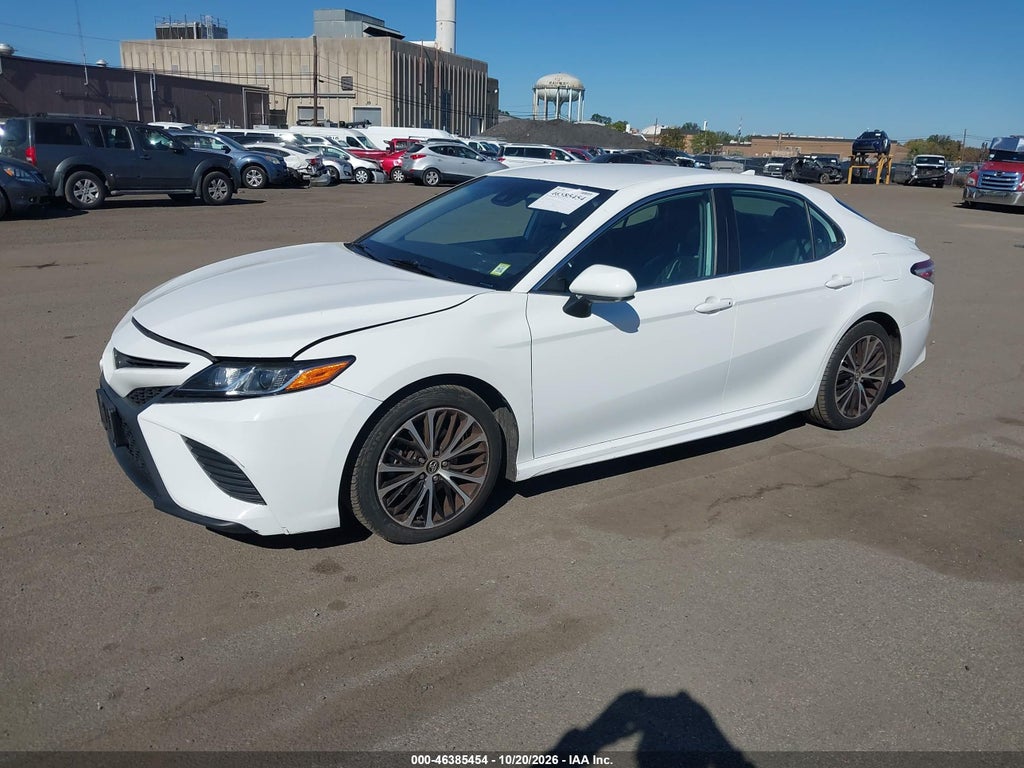 2020 Toyota Camry SE photo 2