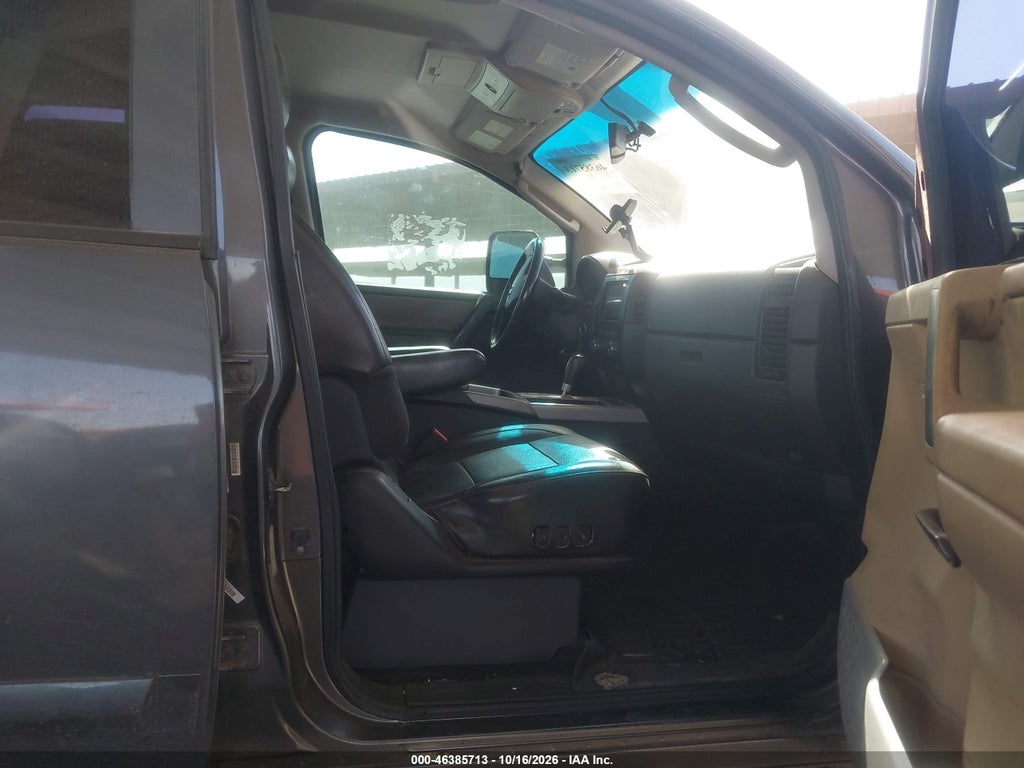 2011 Nissan Titan PRO-4X photo 5