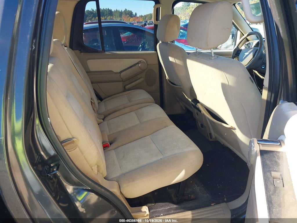 2007 Ford Explorer Sport Trac XLT photo 8