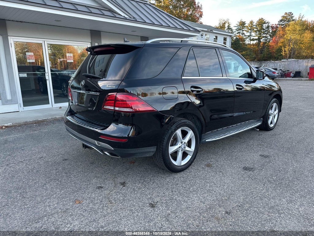 2017 Mercedes-Benz GLE 350 4MATIC photo 4