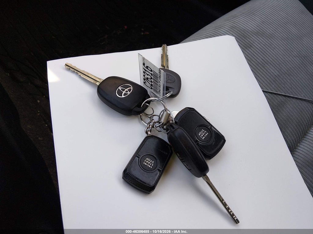 2015 Toyota Prius C TWO photo 11