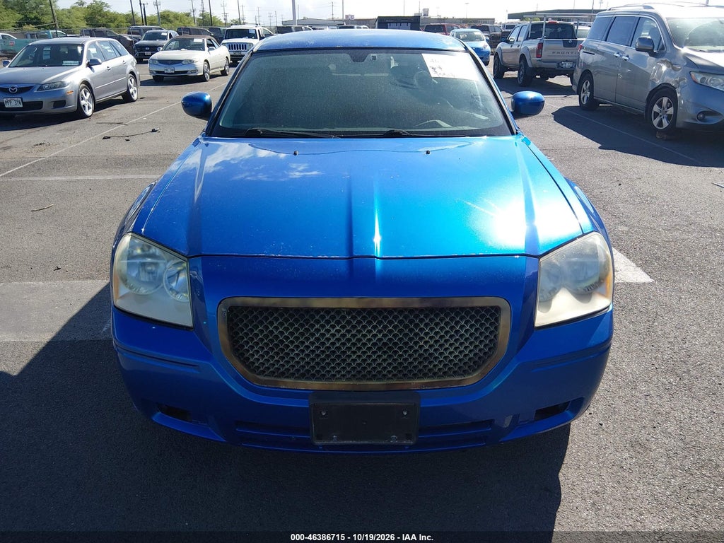2005 Dodge Magnum RT photo 6