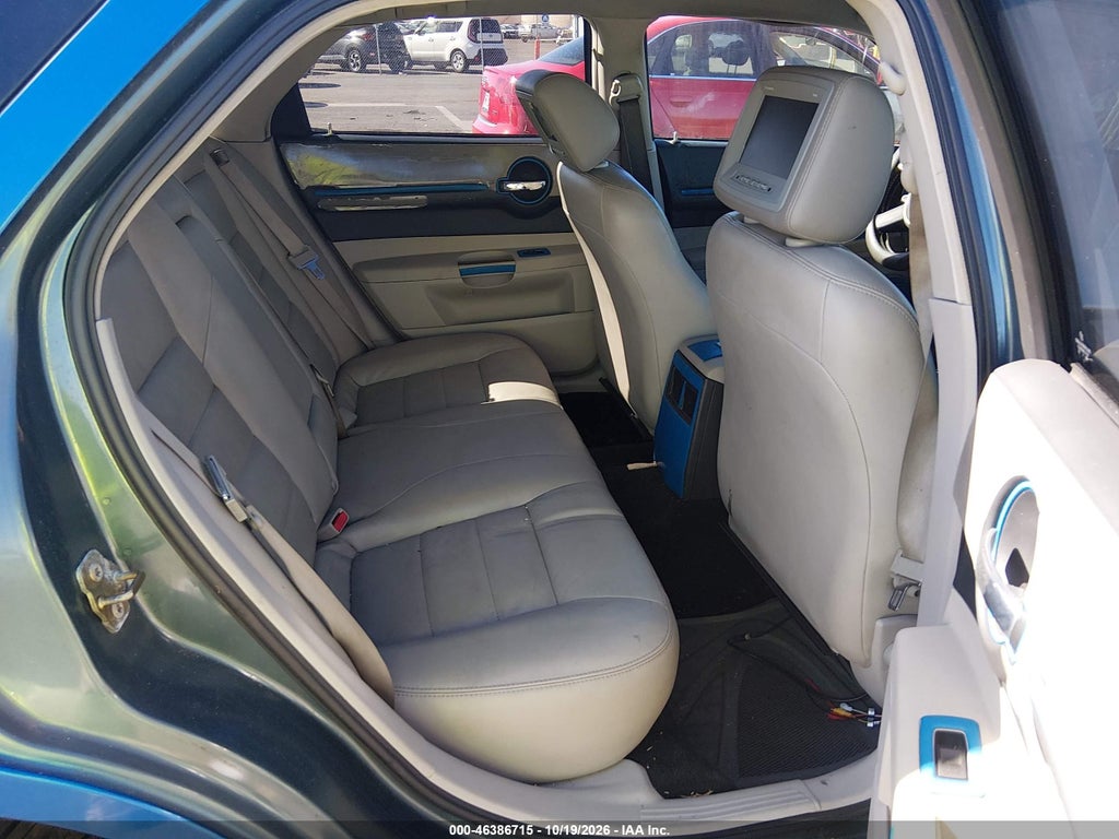 2005 Dodge Magnum RT photo 8