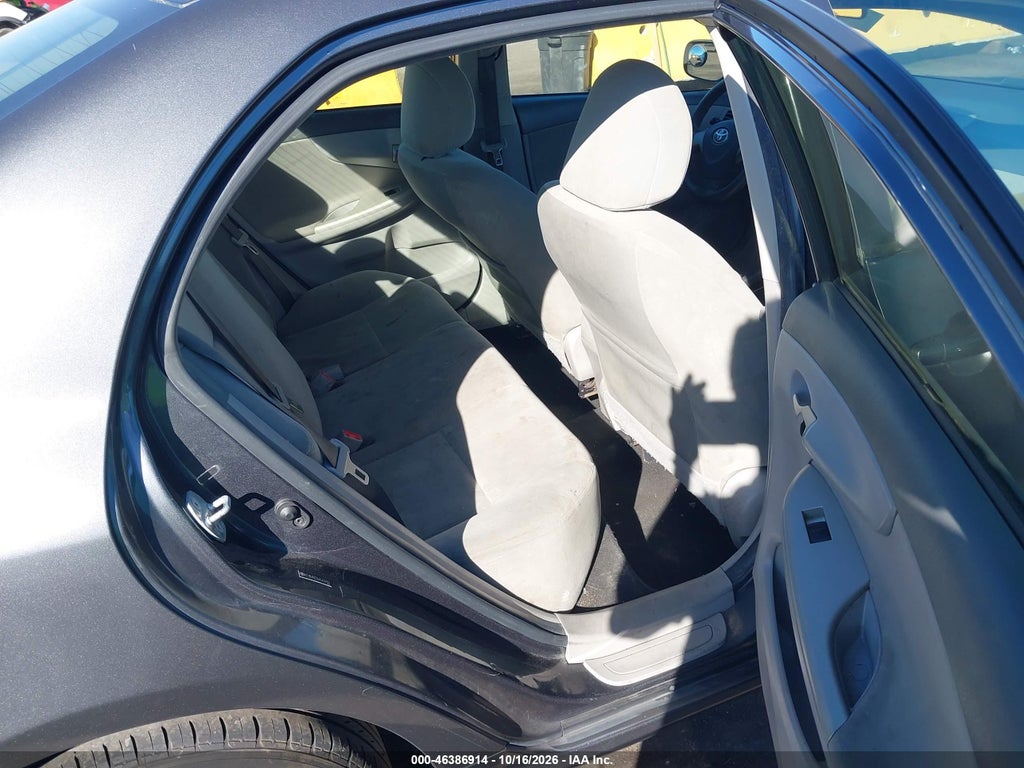 2010 Toyota Corolla LE photo 8