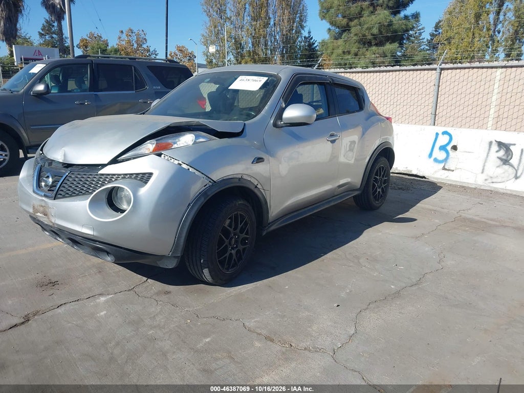 2014 Nissan Juke SV photo 2