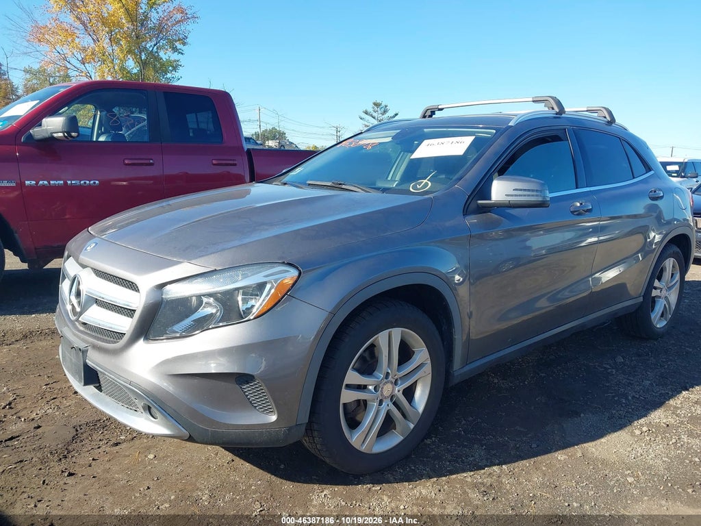 2015 Mercedes-Benz GLA 250 4MATIC photo 2