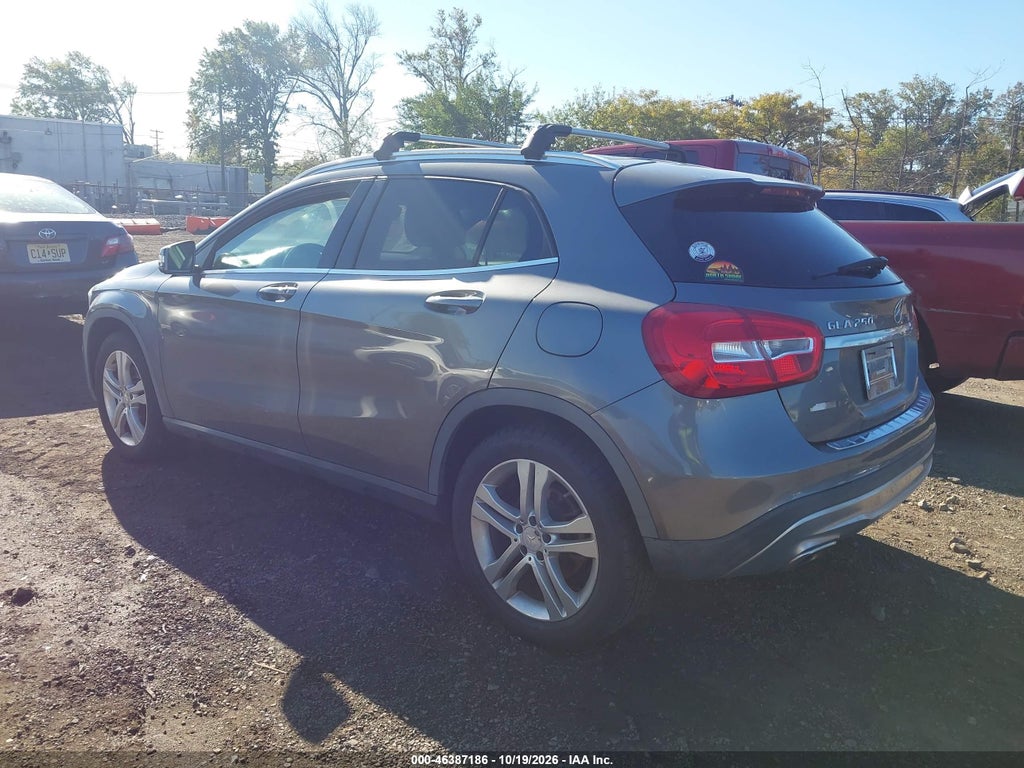 2015 Mercedes-Benz GLA 250 4MATIC photo 3