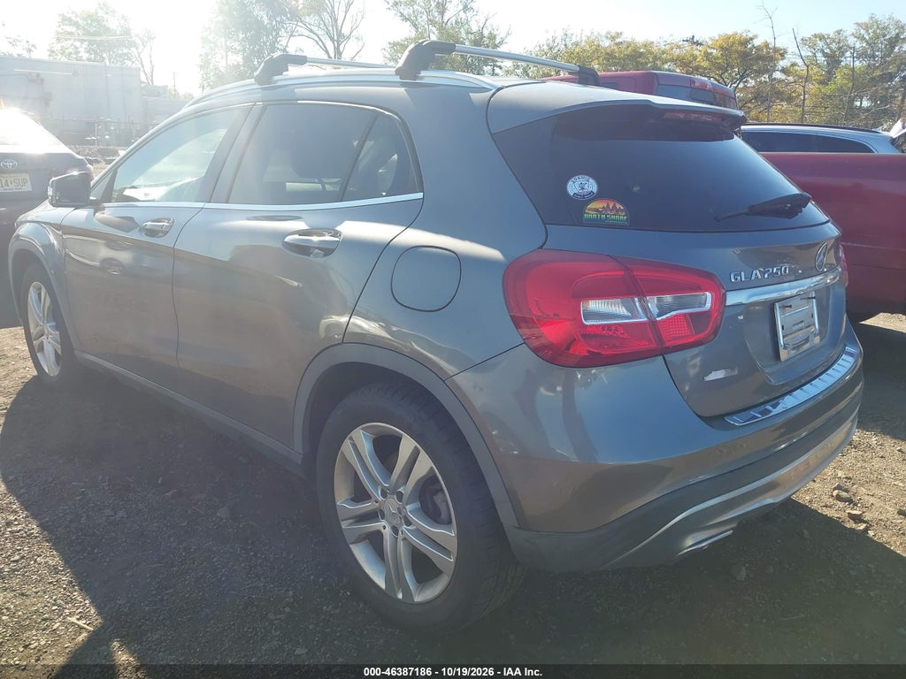 2015 Mercedes-Benz GLA 250 4MATIC photo 6
