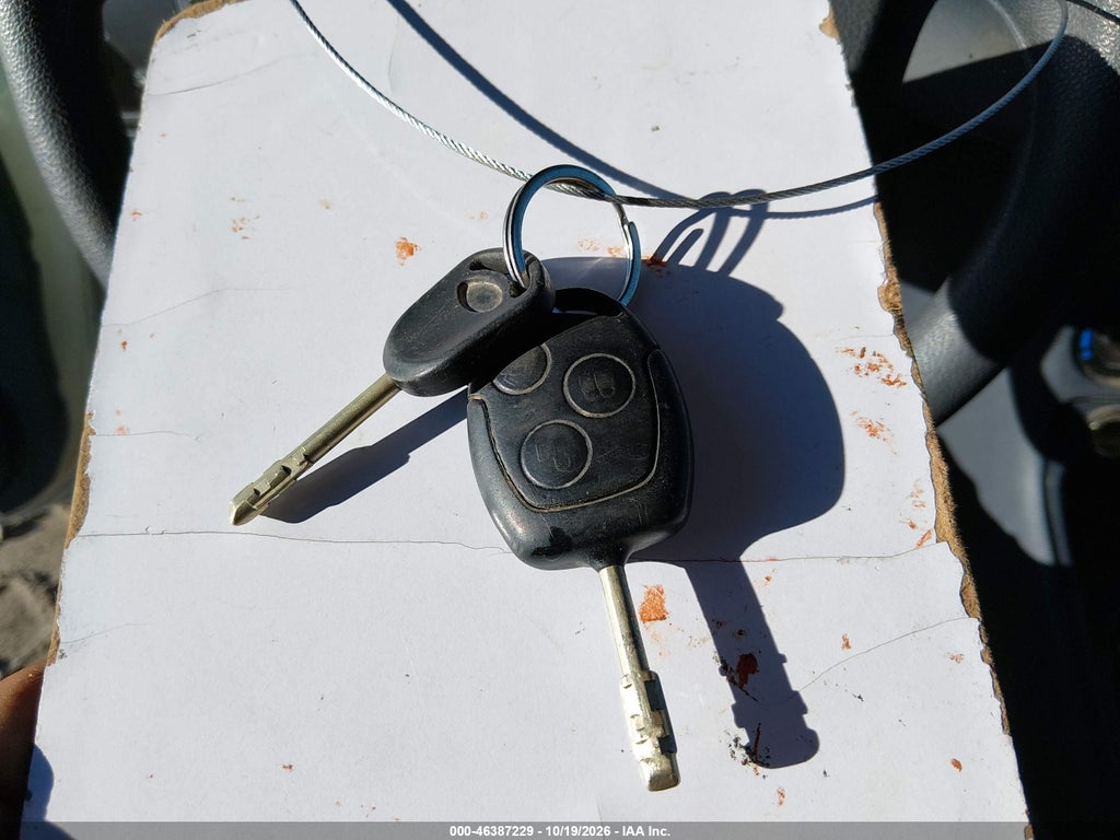 2010 Ford Transit Connect XLT photo 11