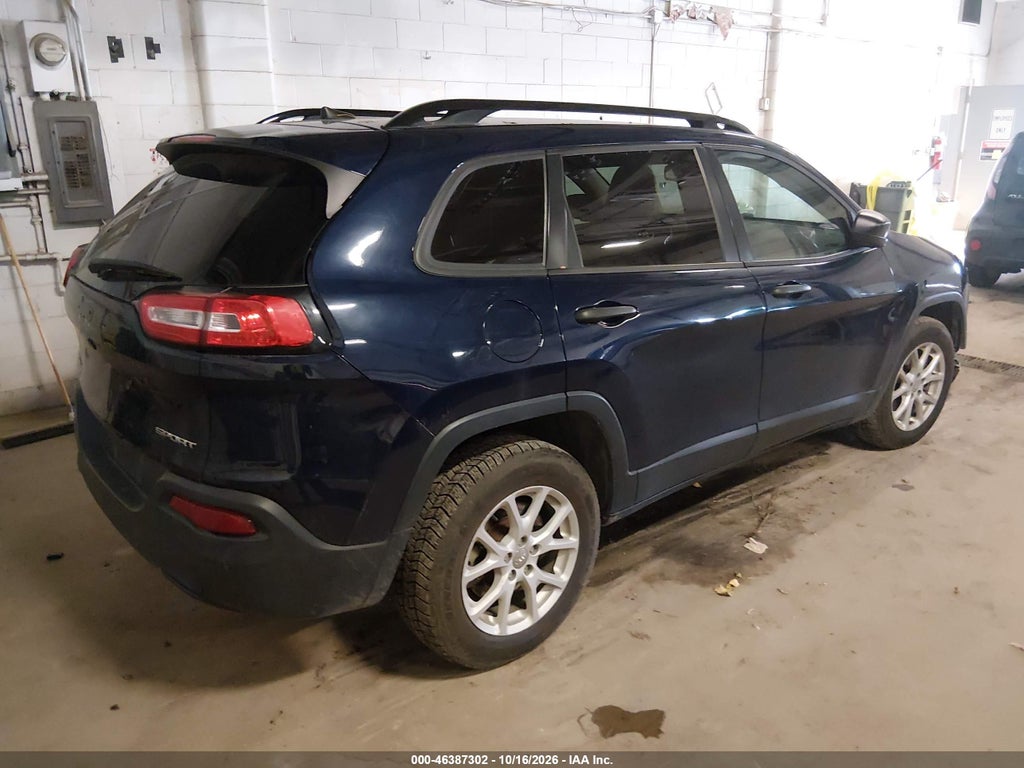 2016 Jeep Cherokee Sport photo 4