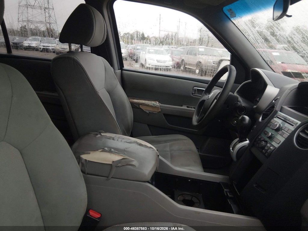2010 Honda Pilot LX photo 5
